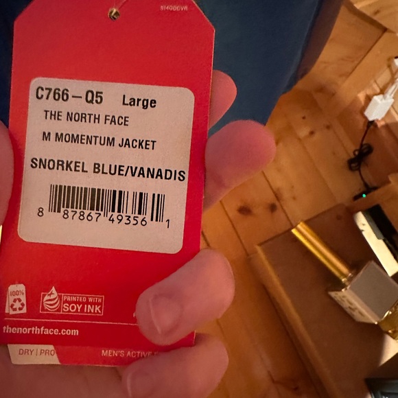 New North Face Jacket - Picture 4 of 5